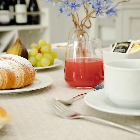 Il Principe Rosso Gæstehus Roatto